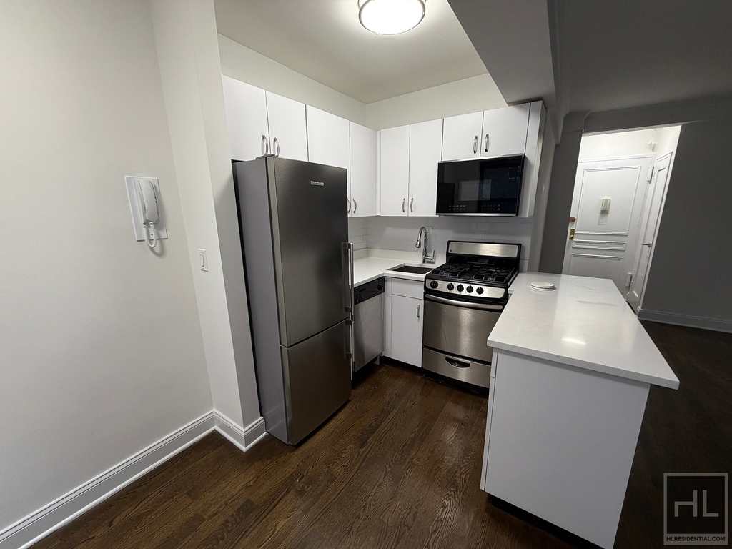 Beekman Place - Photo 3