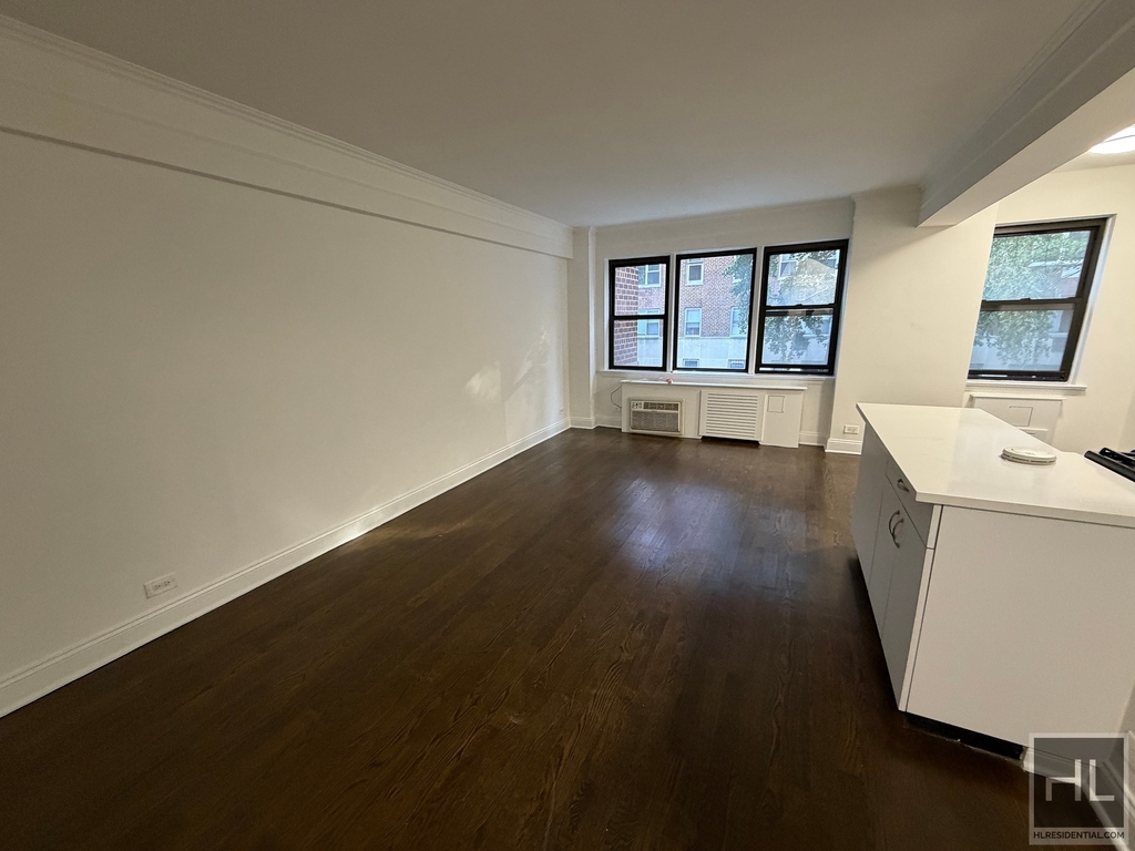 Beekman Place - Photo 1