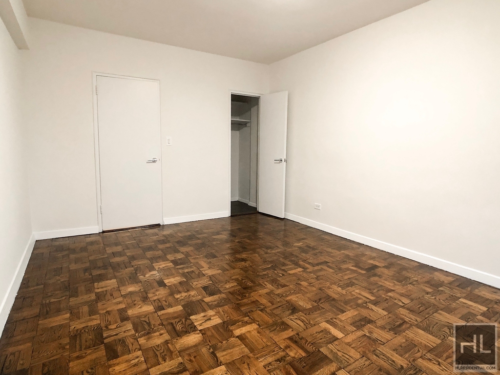 East 69 Street - Photo 1