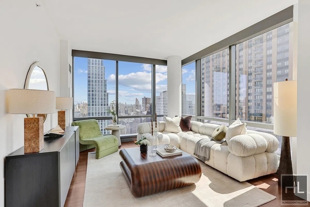 West 67th Street - Photo 0