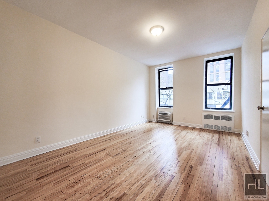 3 Avenue - Photo 1
