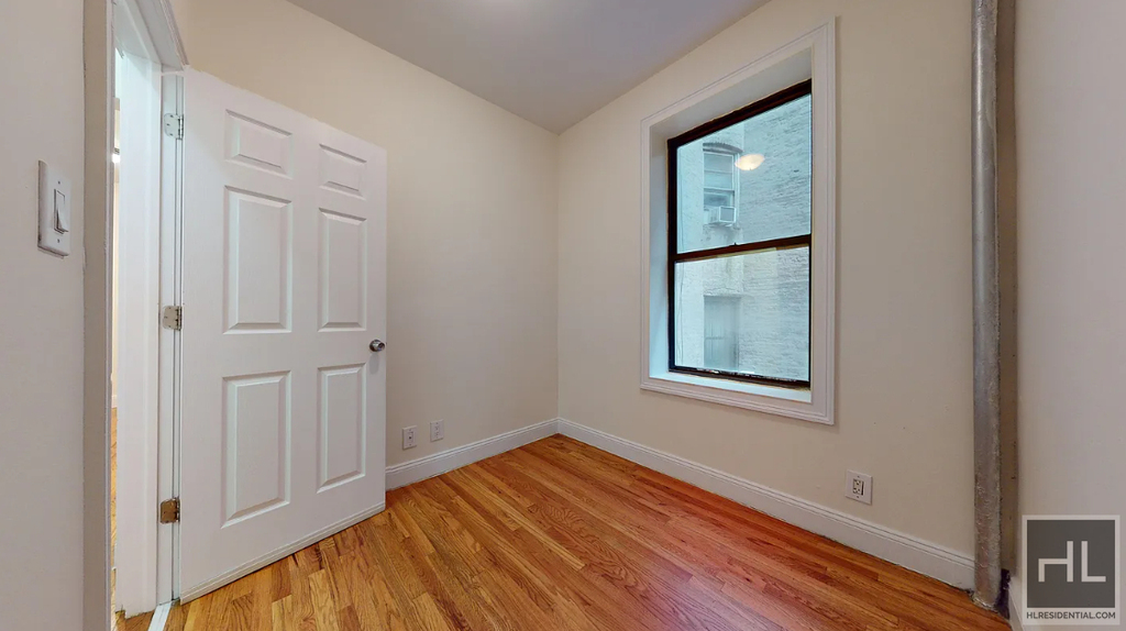 East 12th Street - Photo 3