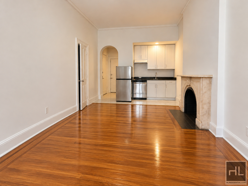 East 72 Street - Photo 2
