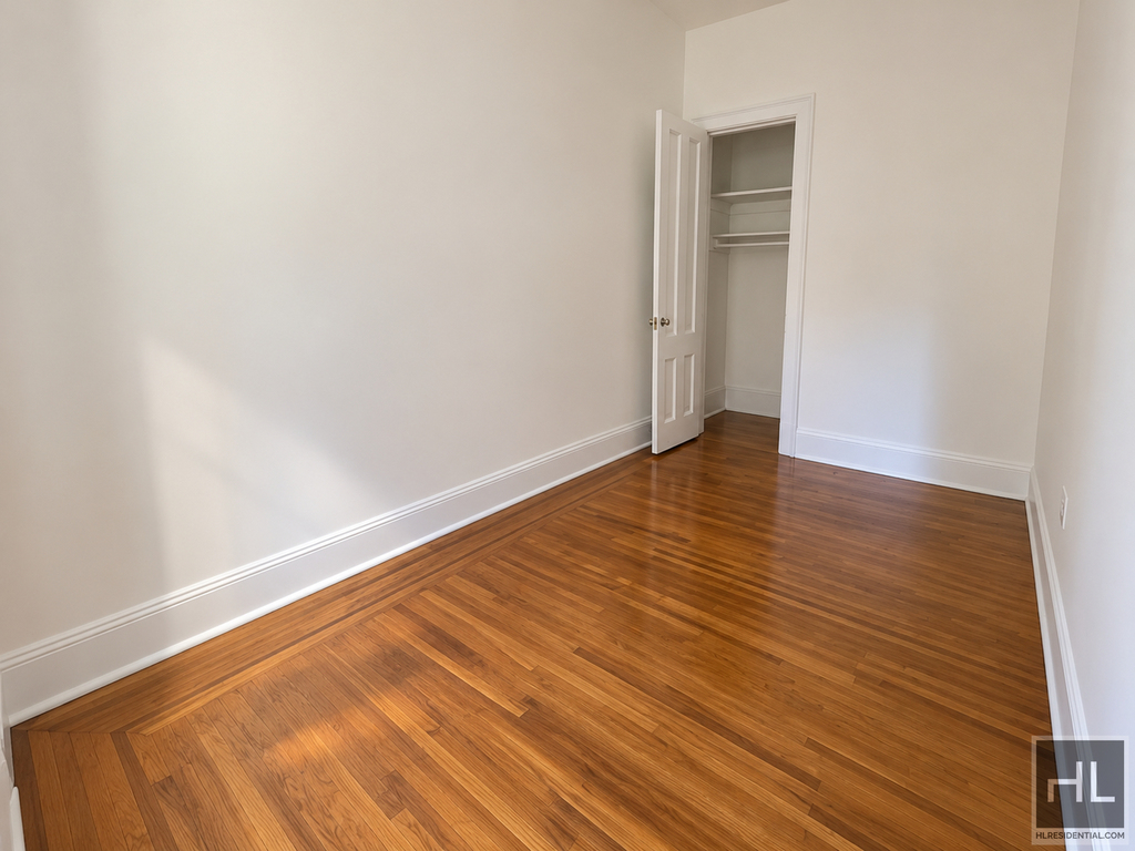 East 72 Street - Photo 0