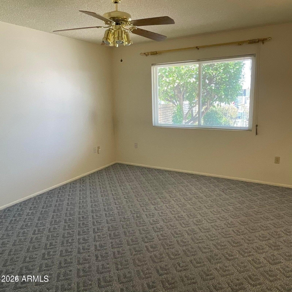 10524 W Saratoga Circle - Photo 6