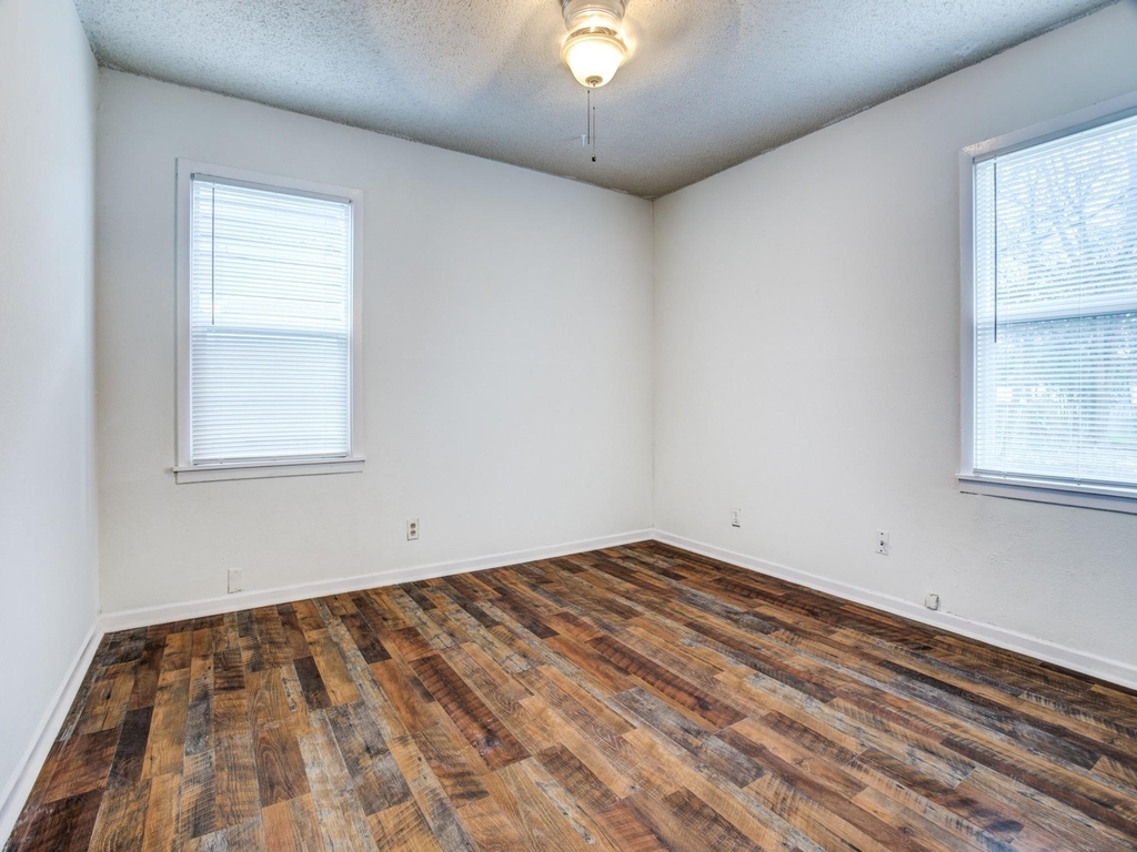 533 Nw Lorna Street - Photo 18