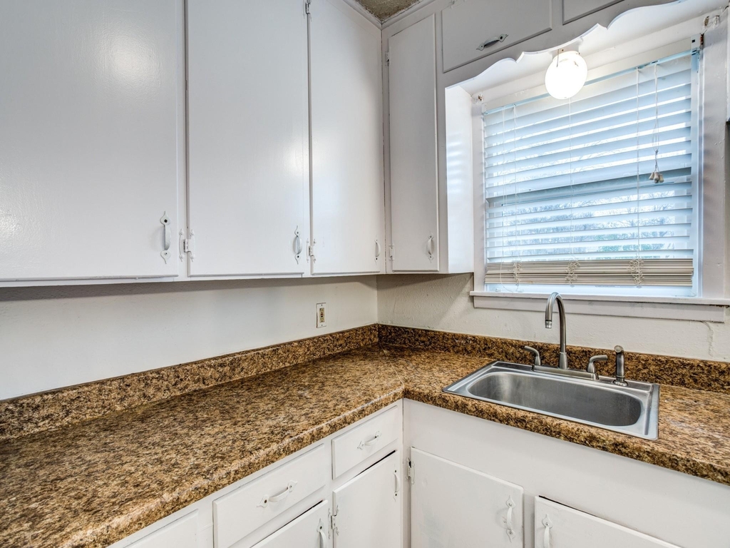 533 Nw Lorna Street - Photo 12