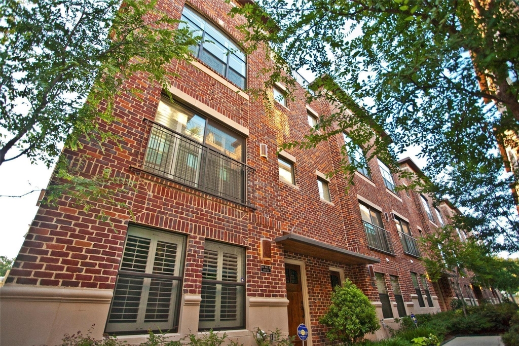 2411 N Hall Street - Photo 5