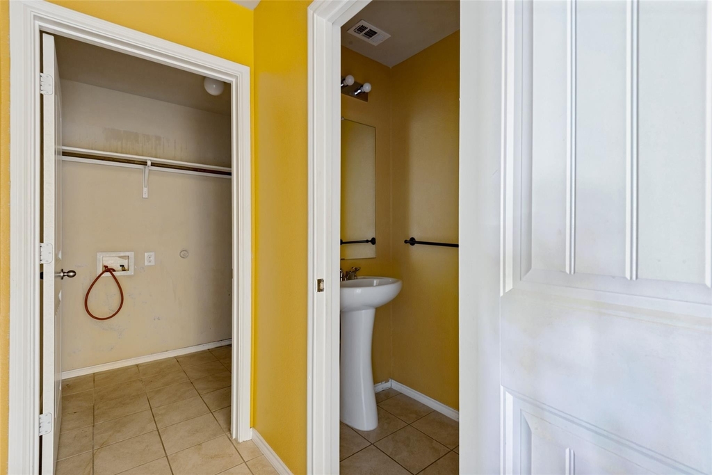 2430 Monty Street - Photo 12
