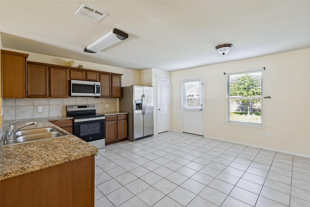 2430 Monty Street - Photo 10