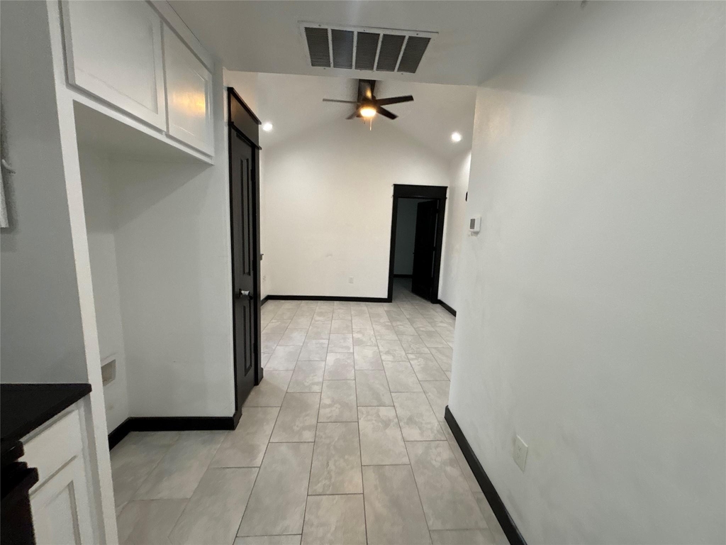300 Avenue B - Photo 20