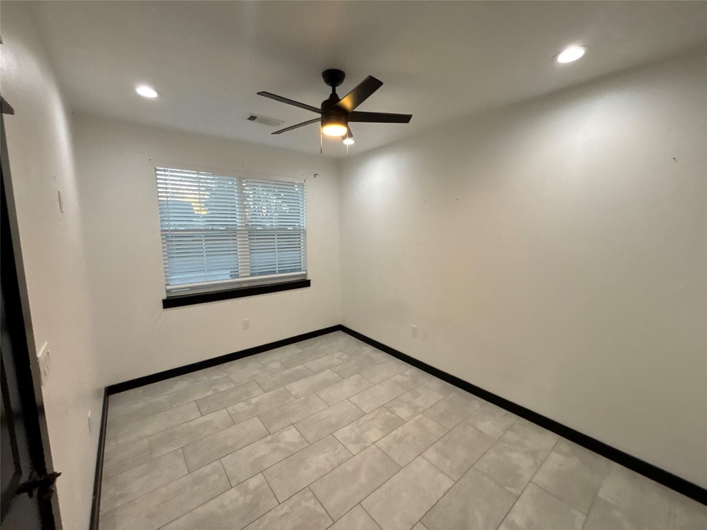 300 Avenue B - Photo 8