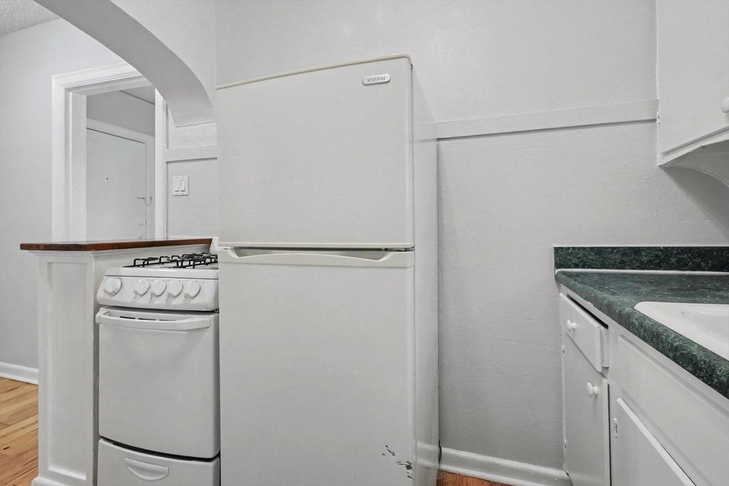 4026 Holland Avenue - Photo 8