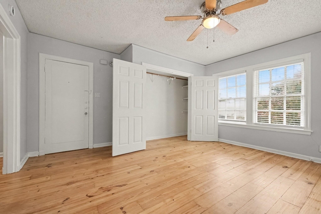 4026 Holland Avenue - Photo 12