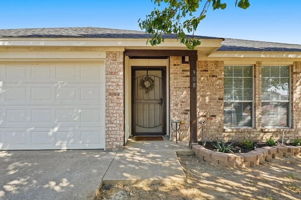 908 Crowder Drive - Photo 0