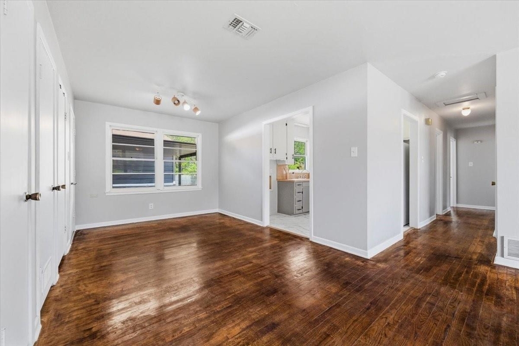 1308 Rose Avenue - Photo 8