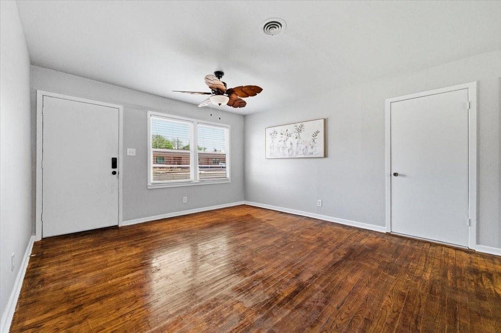 1308 Rose Avenue - Photo 4