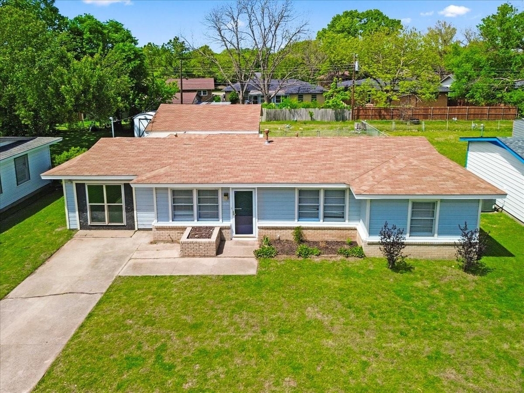 1308 Rose Avenue - Photo 1