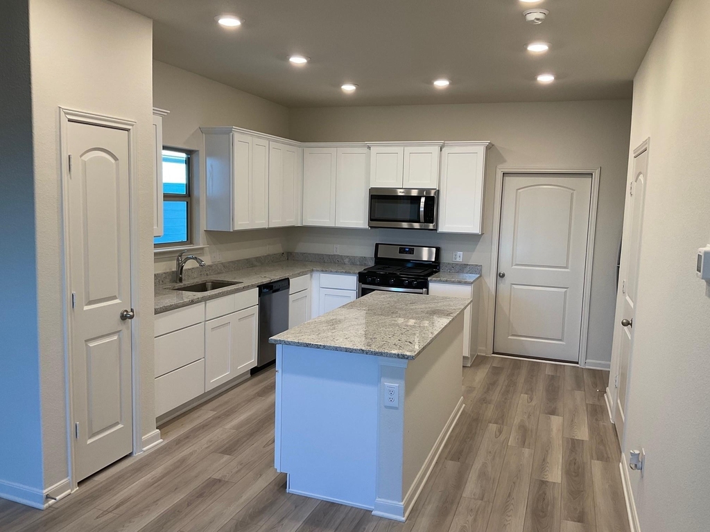 325 Stone Court - Photo 3