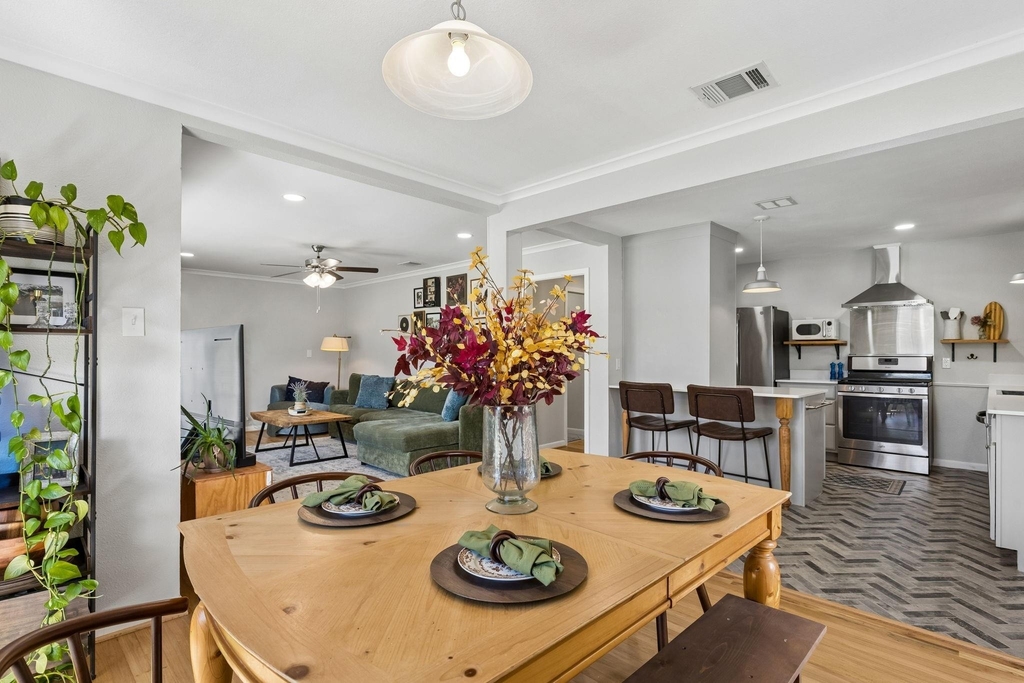 9507 Ash Creek Drive - Photo 2