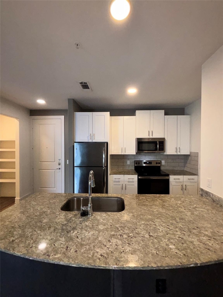 260 Davis Street - Photo 2