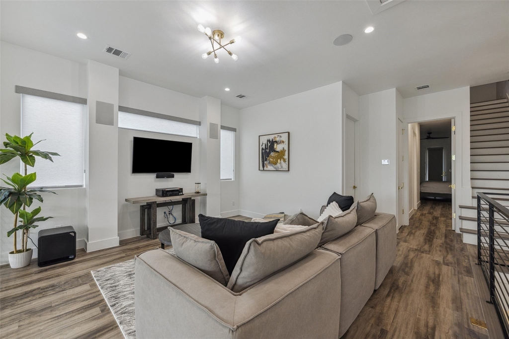 2427 Vagas Street - Photo 12