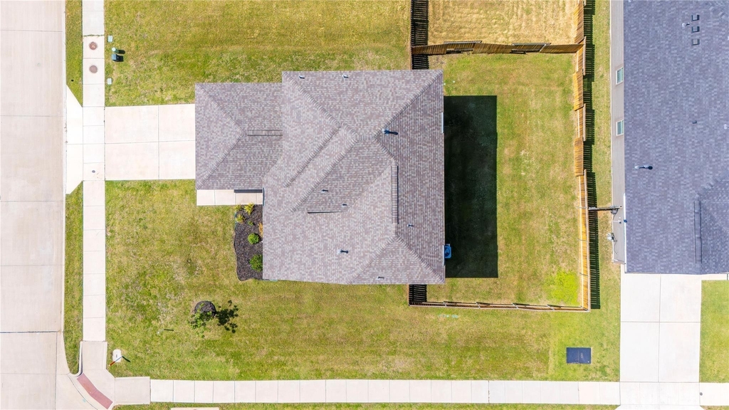 1825 Fergus Drive - Photo 3