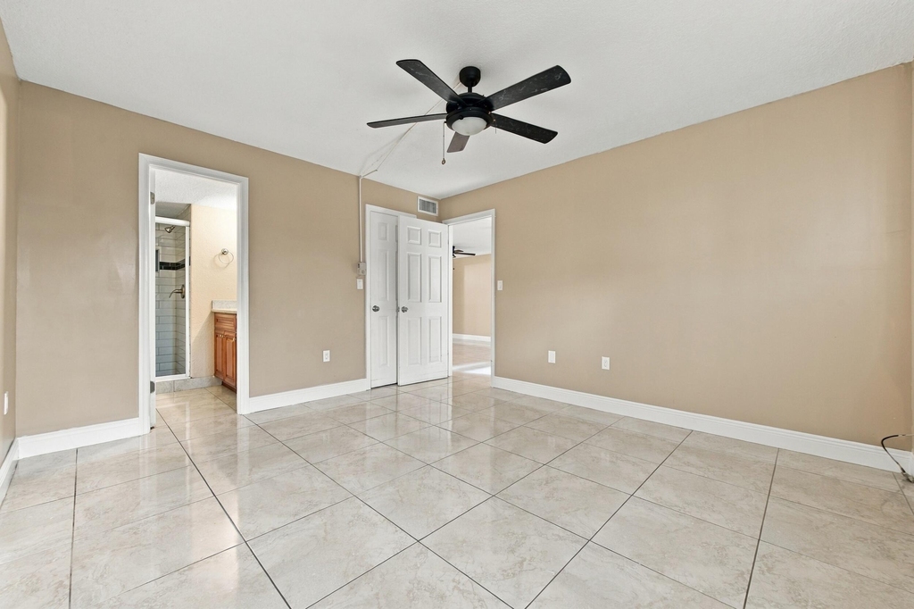 8285 Sunrise Lakes Boulevard - Photo 14