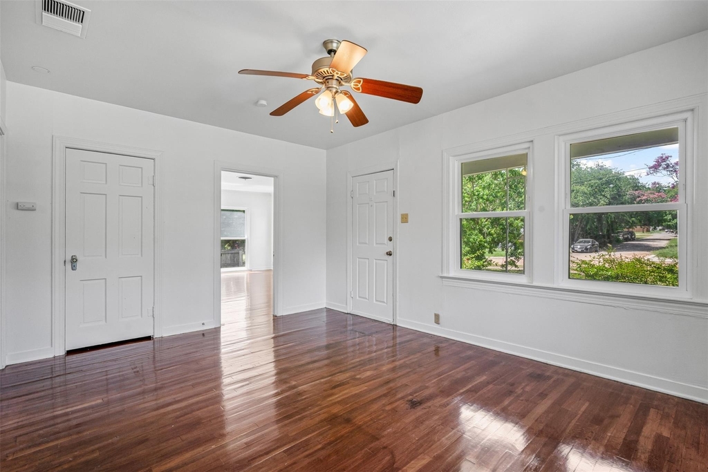 720 E Walnut Street - Photo 7