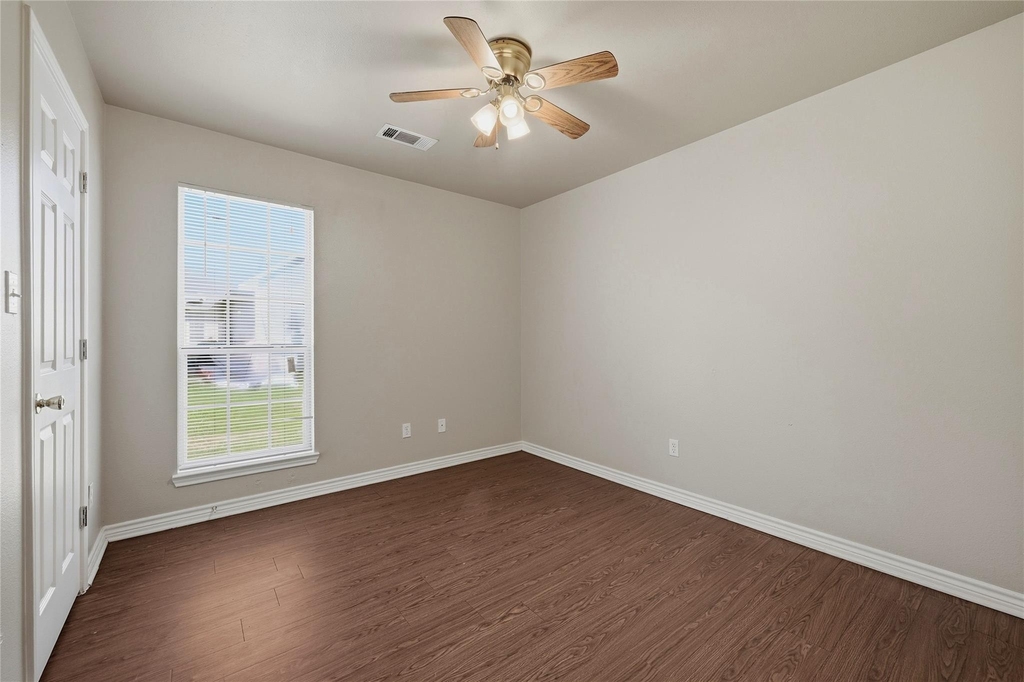 113 W Wilson Avenue - Photo 9