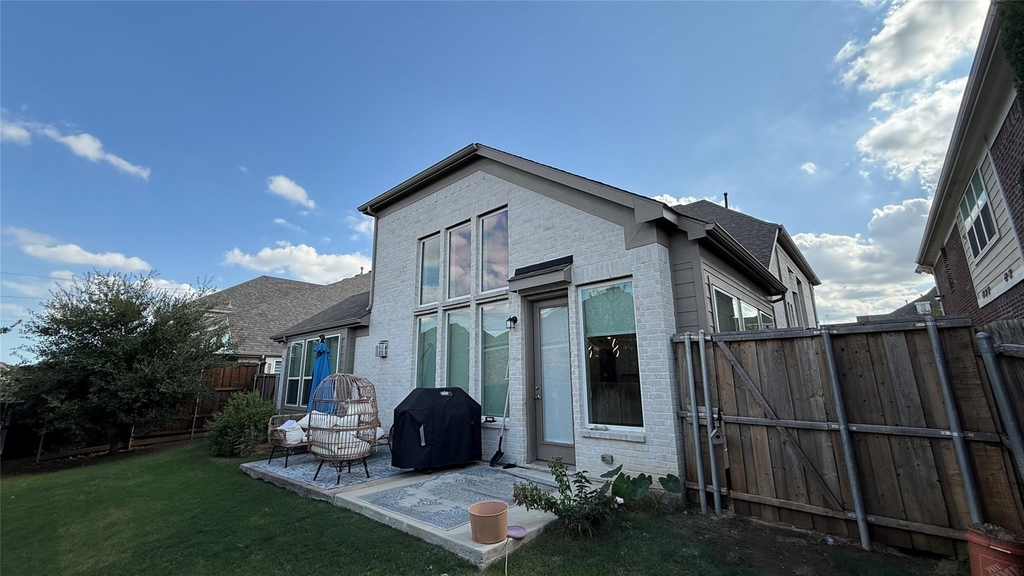 315 Chandan Way - Photo 21
