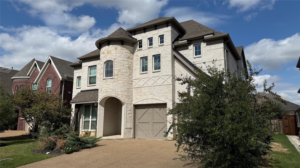 315 Chandan Way - Photo 1