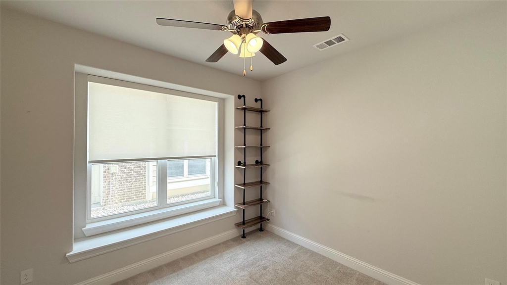 315 Chandan Way - Photo 14