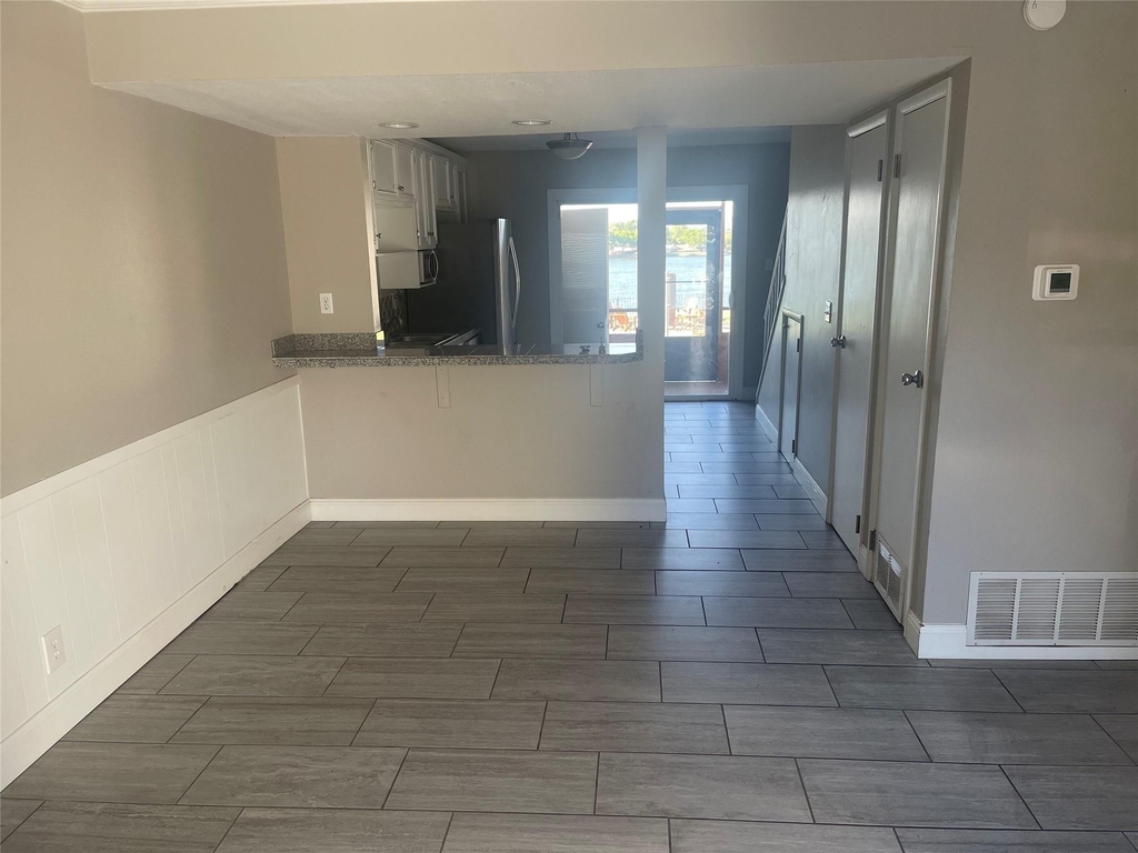 115 W Doyle Street - Photo 3