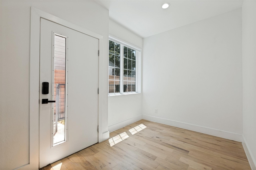 1910 Caddo Street - Photo 19