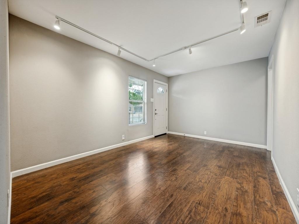 1718 Pat Drive - Photo 4