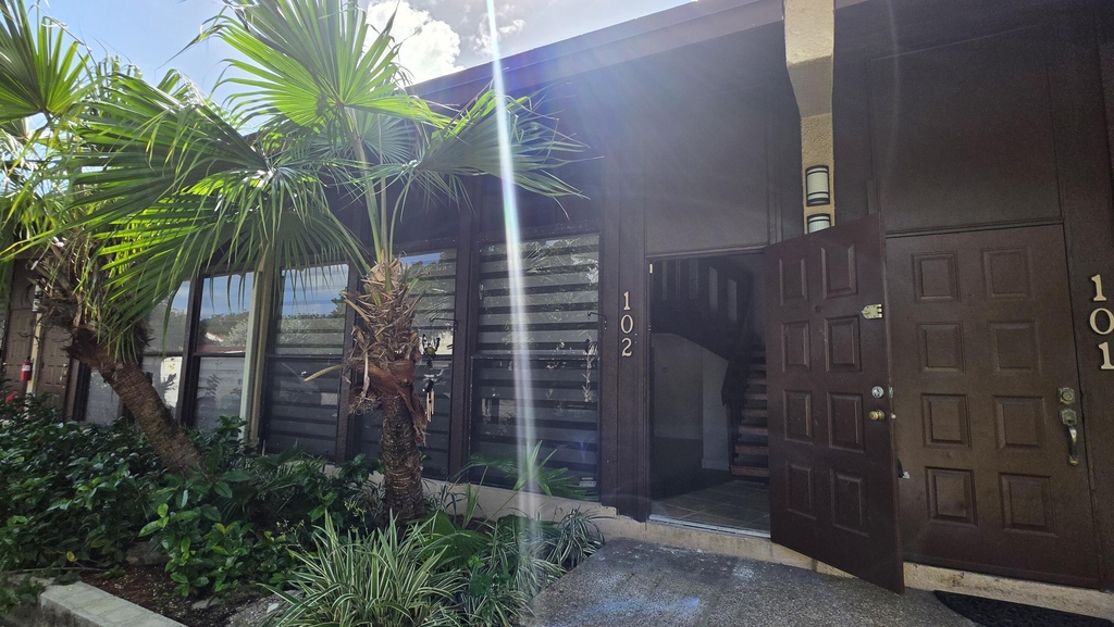 2421 N 40th Avenue - Photo 1