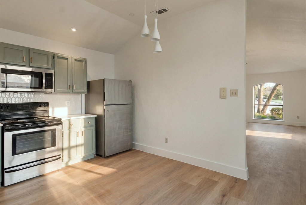 113 Cole Street - Photo 3