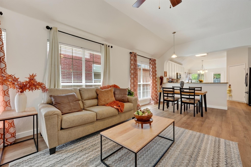 6105 Cheyenne Drive - Photo 4