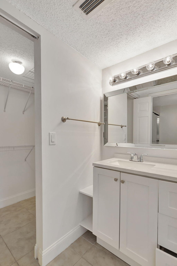 321 Norwood Terrace - Photo 16