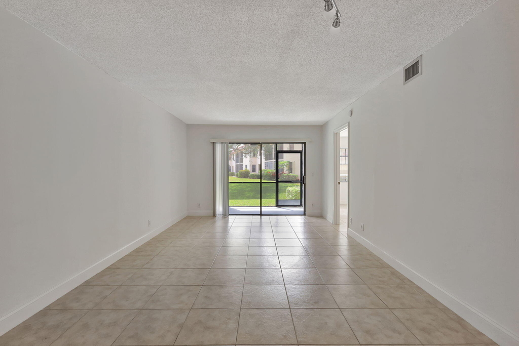 321 Norwood Terrace - Photo 4