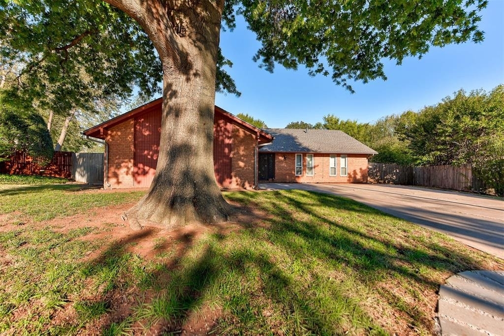 11044 Folkstone Drive - Photo 1