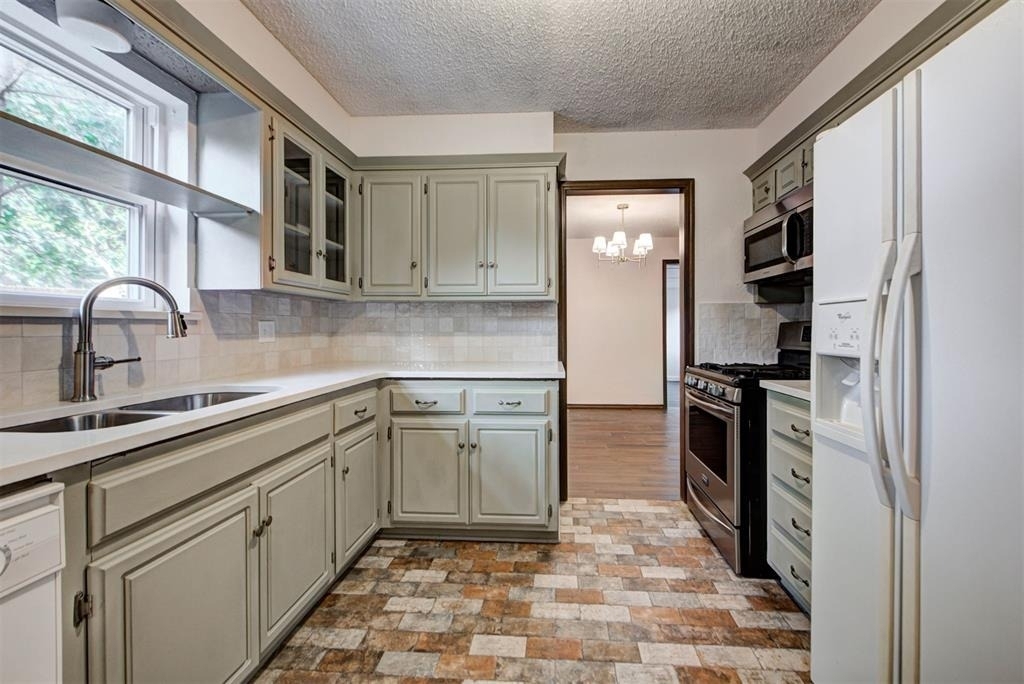 11044 Folkstone Drive - Photo 18
