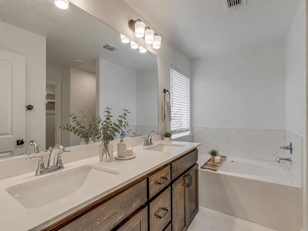 3717 Nw 177th Street - Photo 4