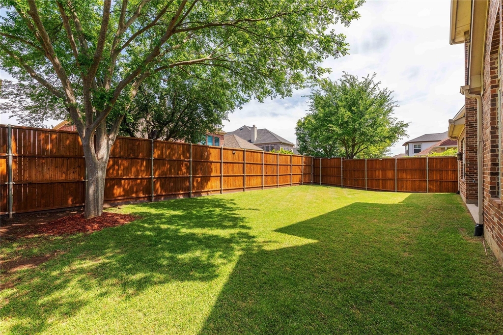 13888 Eleanor Avenue - Photo 33