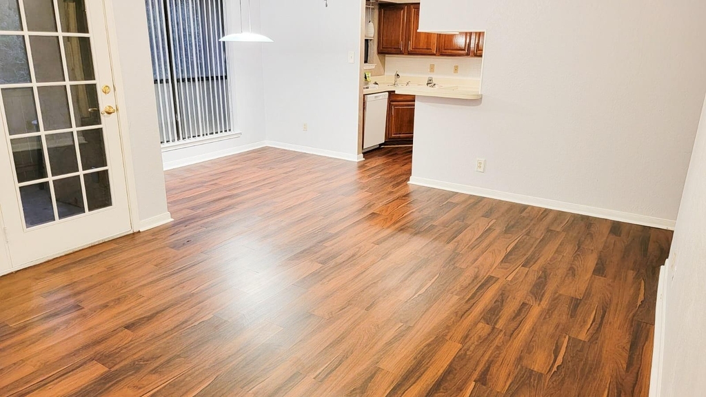 2103 Friendly Drive - Photo 0