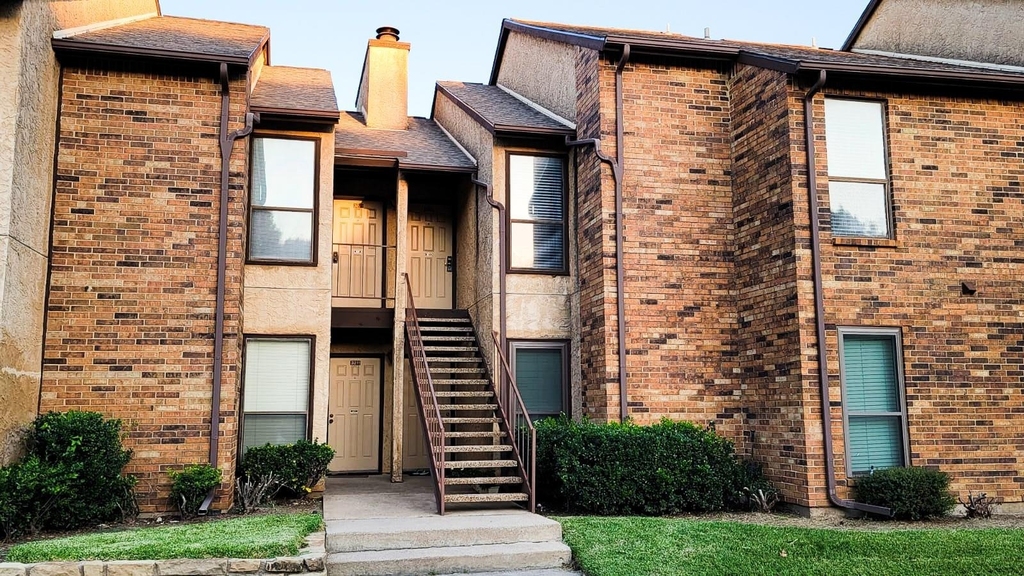 2103 Friendly Drive - Photo 17