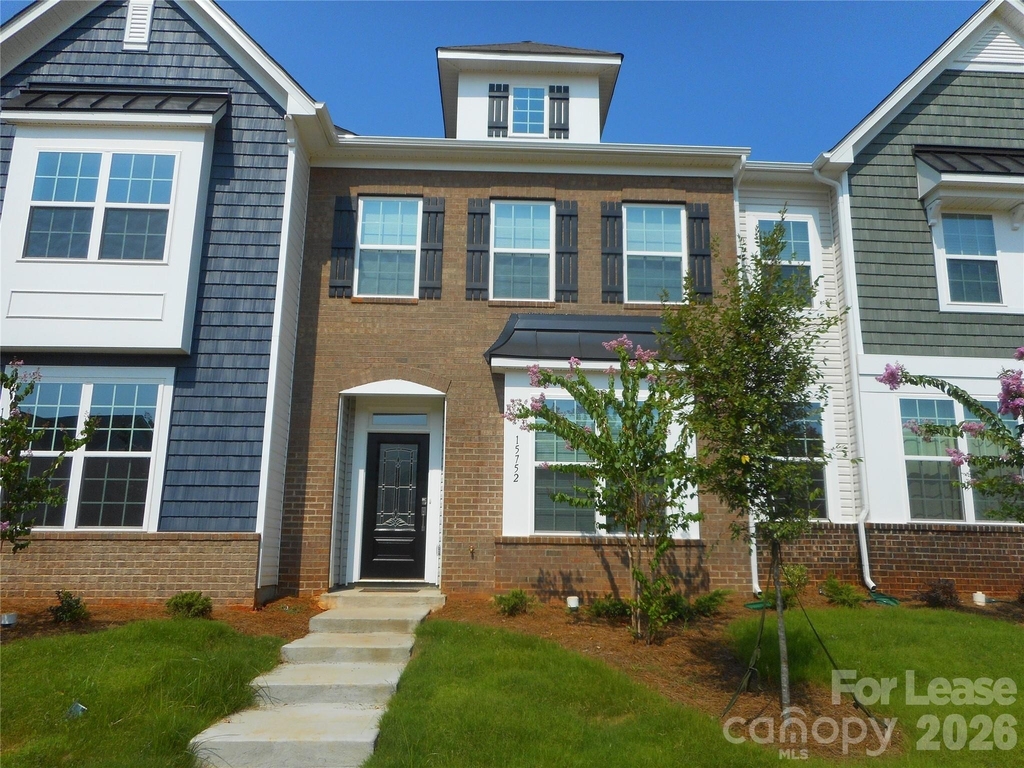 15752 Country House Street - Photo 0