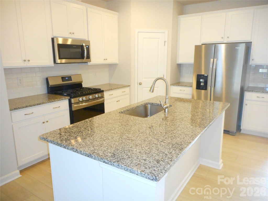 15752 Country House Street - Photo 2