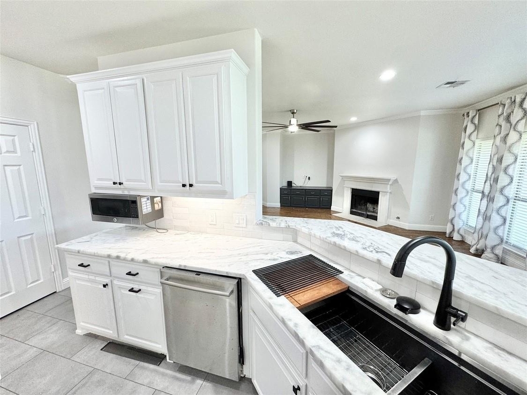124 Country Lakes Boulevard - Photo 10